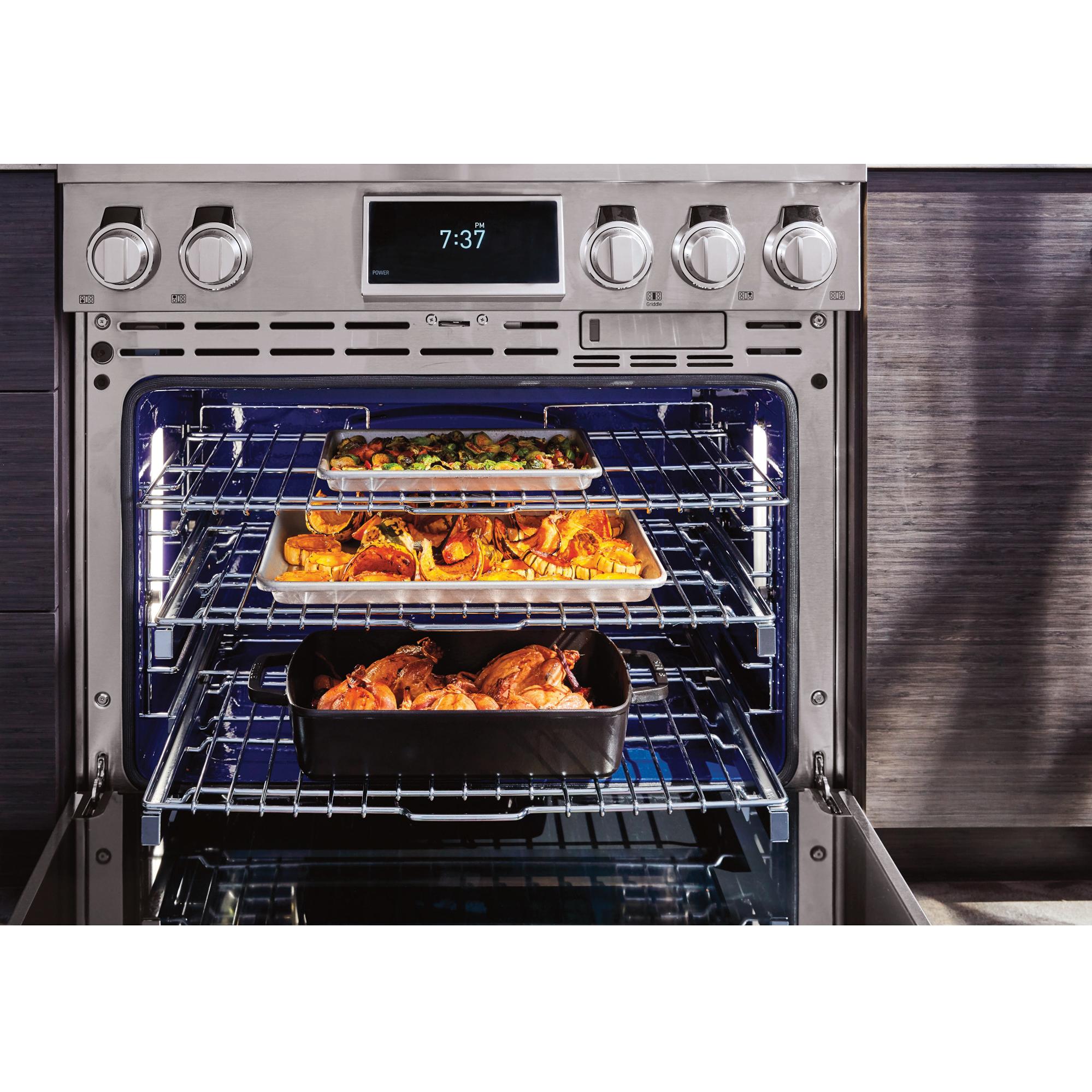 Signature Kitchen Suite 36-inch Freestanding Dual-Fuel Range with Steam-Assist Oven SKSDR360GS IMAGE 14