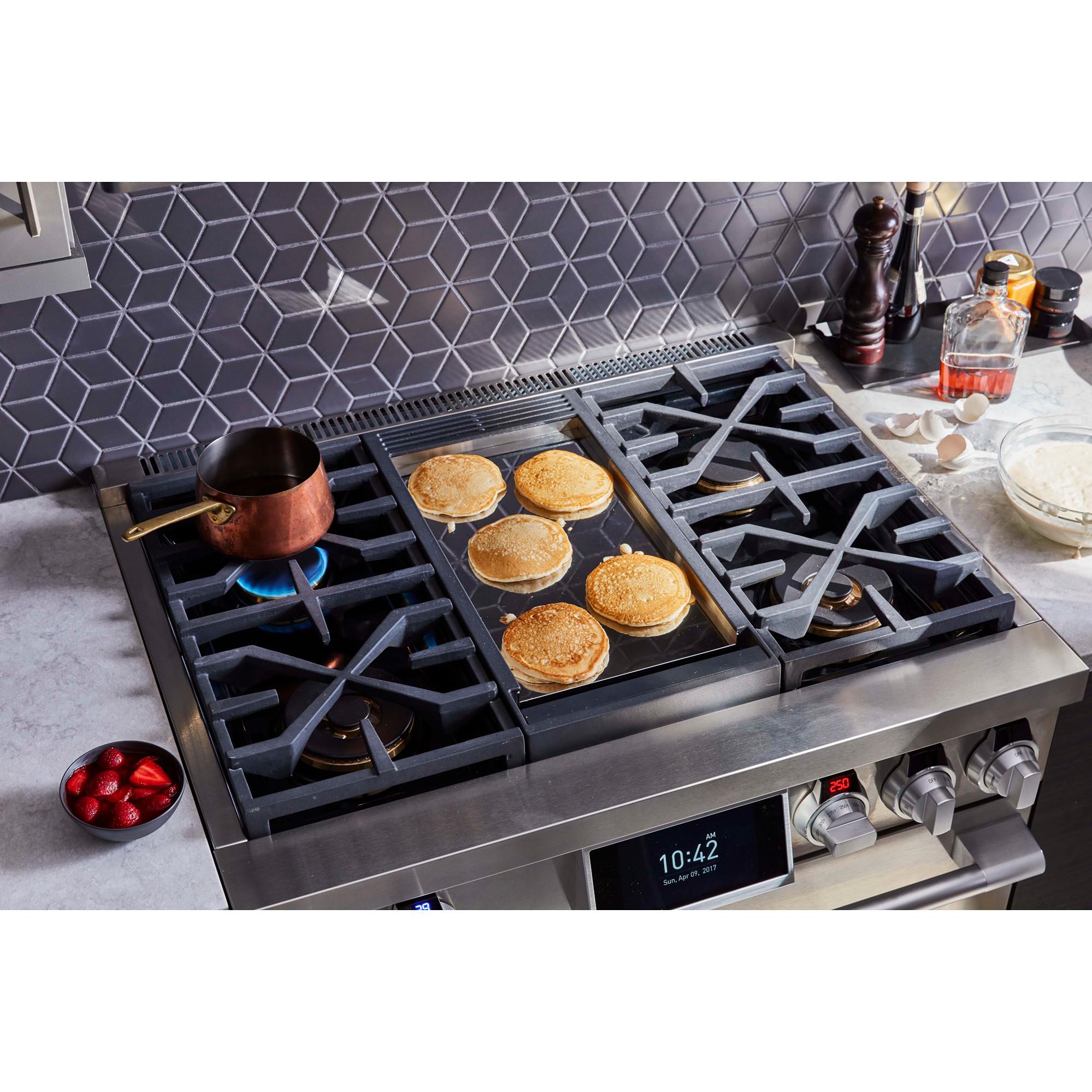 Signature Kitchen Suite 36-inch Freestanding Dual-Fuel Range with Steam-Assist Oven SKSDR360GS IMAGE 15