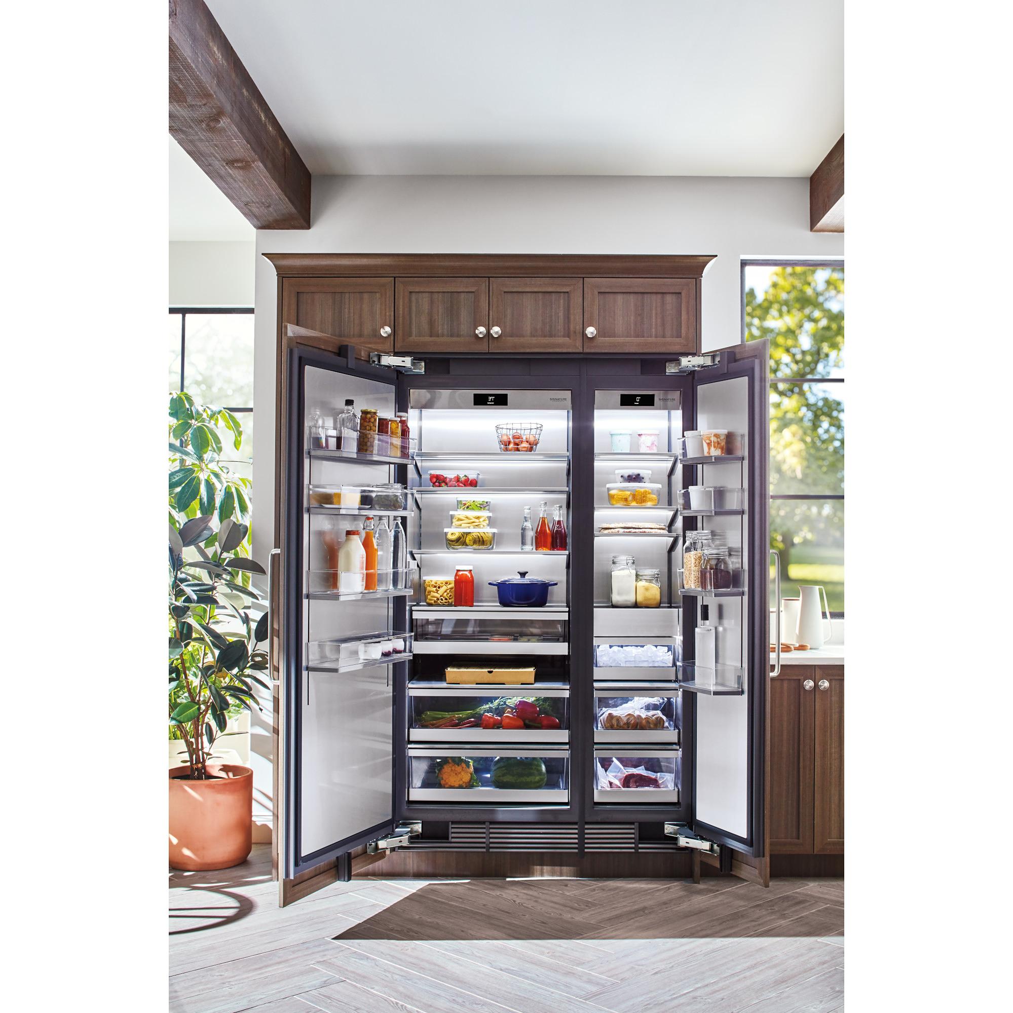 Signature Kitchen Suite 9.6 cu.ft. Upright Freezer with SmartThinQ™ Control SKSCF1801P IMAGE 7
