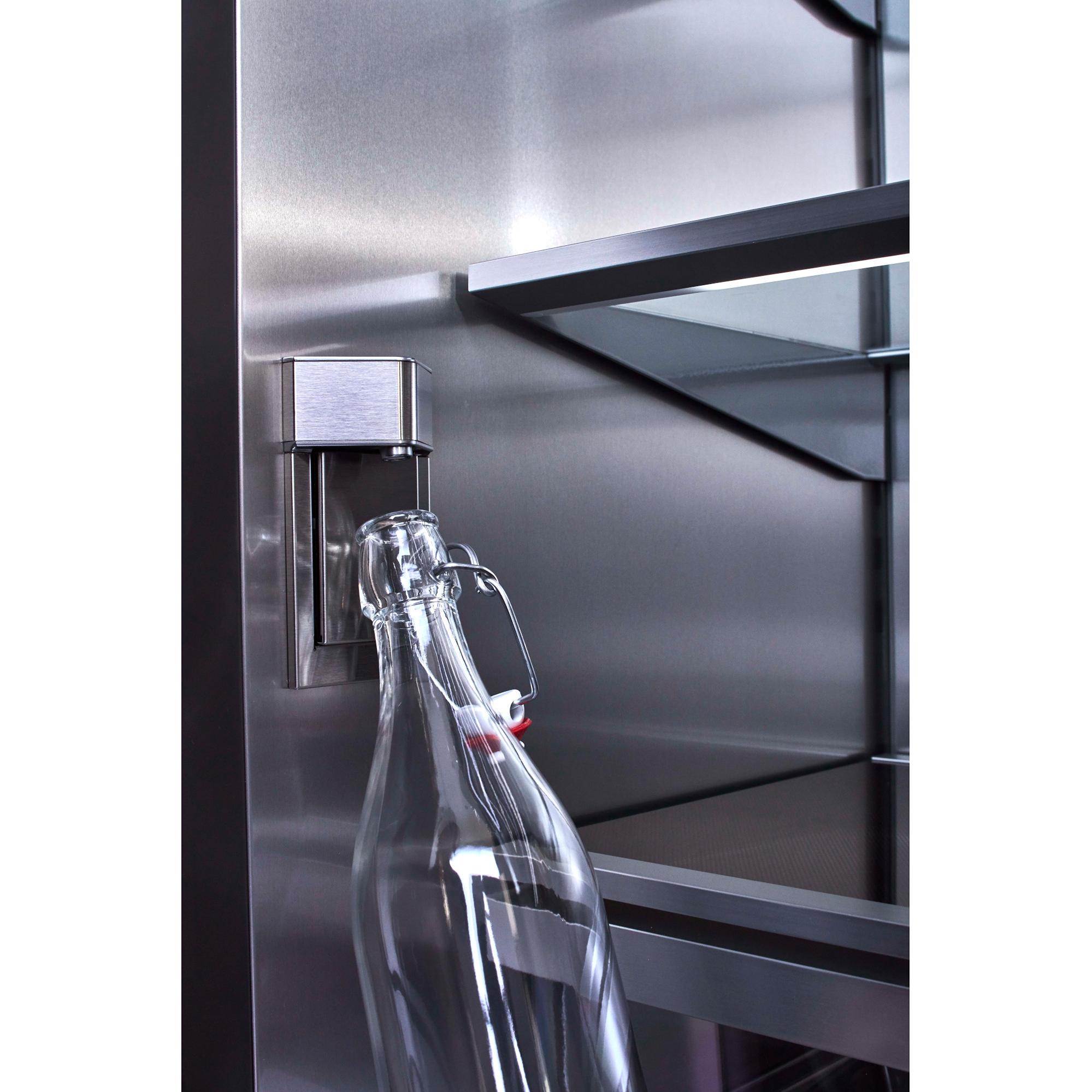 Signature Kitchen Suite 30-inch, 18 cu.ft. Built-in All-Refrigerator with Wi-Fi Connectivity SKSCR3001P IMAGE 17