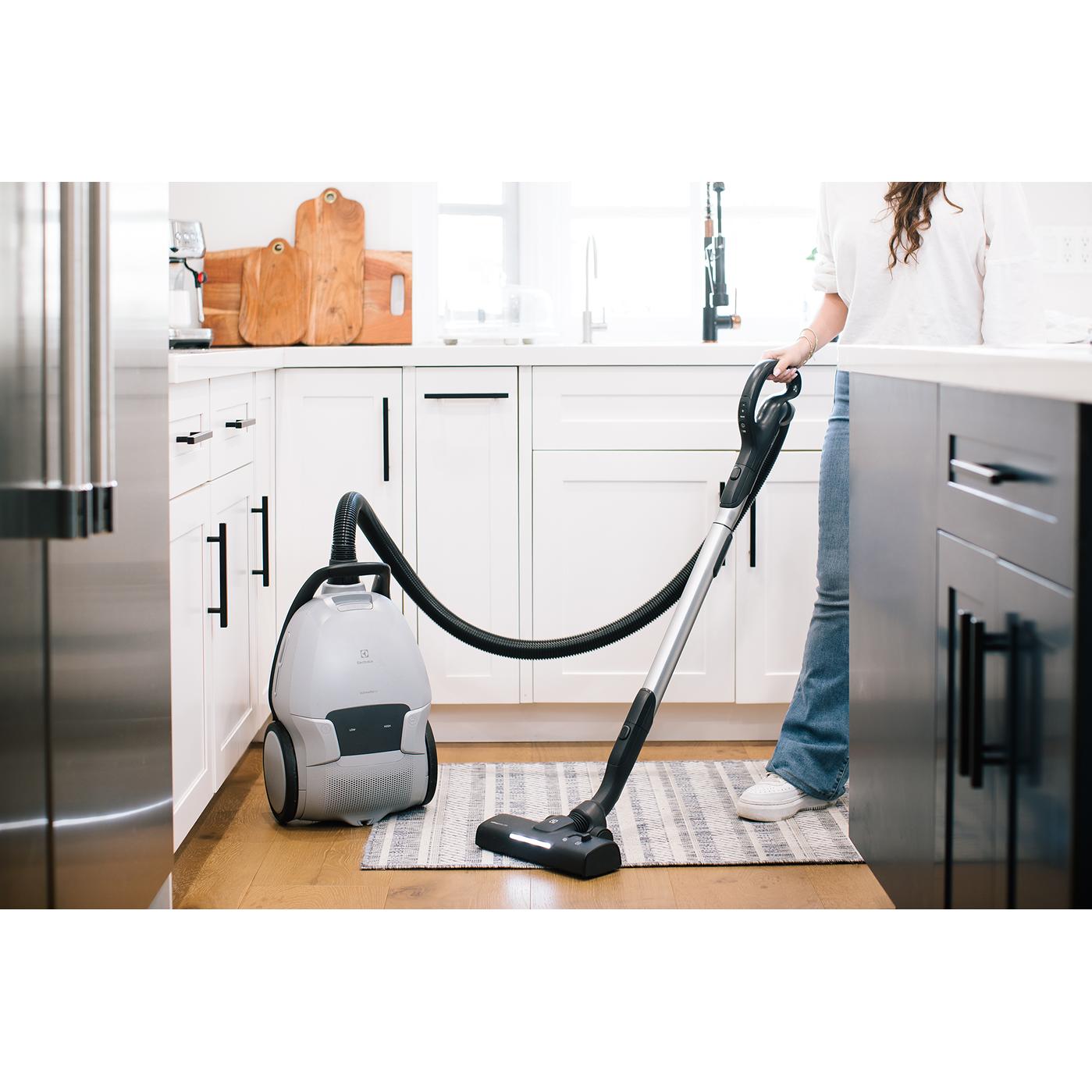 Electrolux Ultimate800™ Bagged Canister Vacuum EHVS80W5AG IMAGE 13