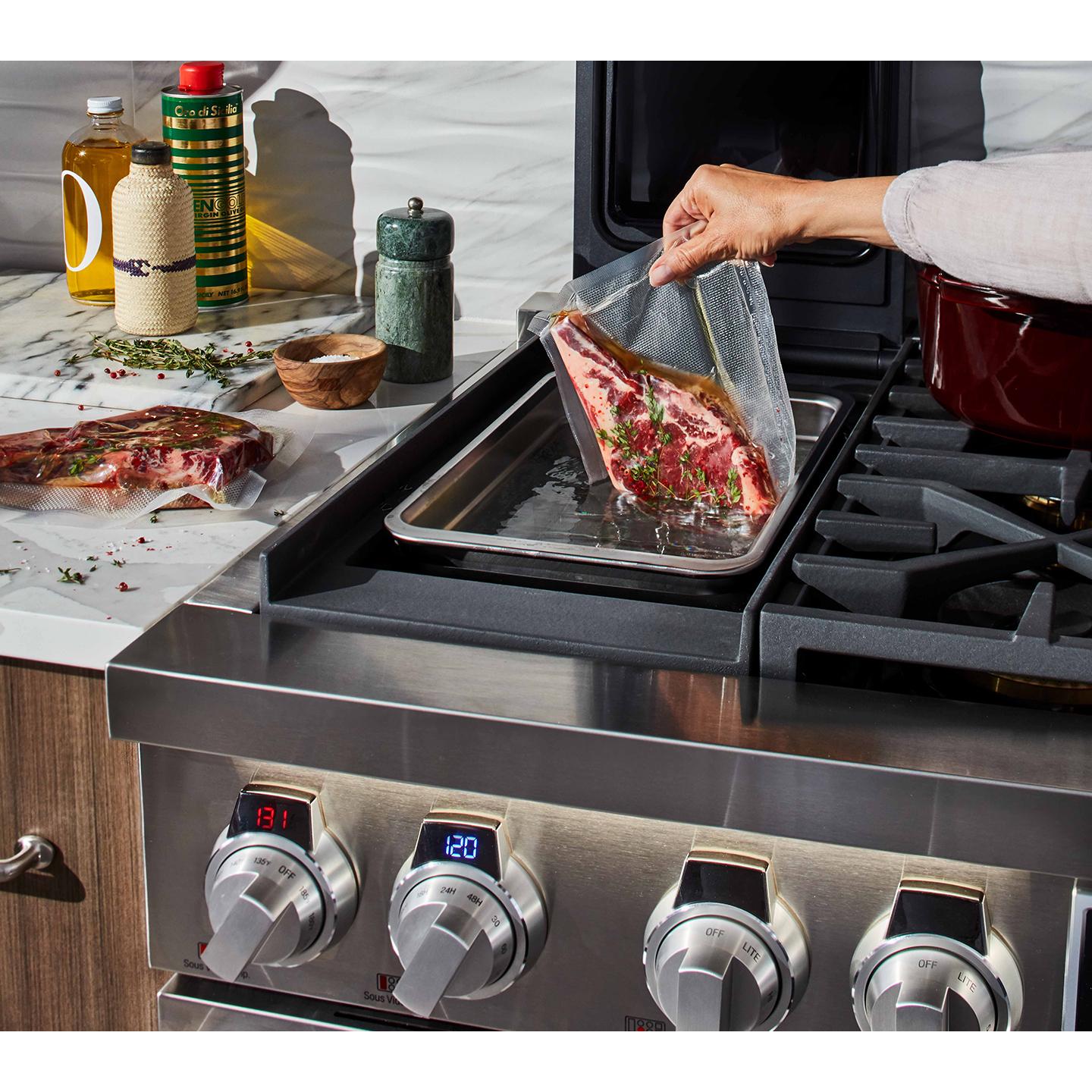  Signature Kitchen Suite 48-inch Freestanding Dual-Fuel Range with Sous Vide SKSDR480SIS IMAGE 10