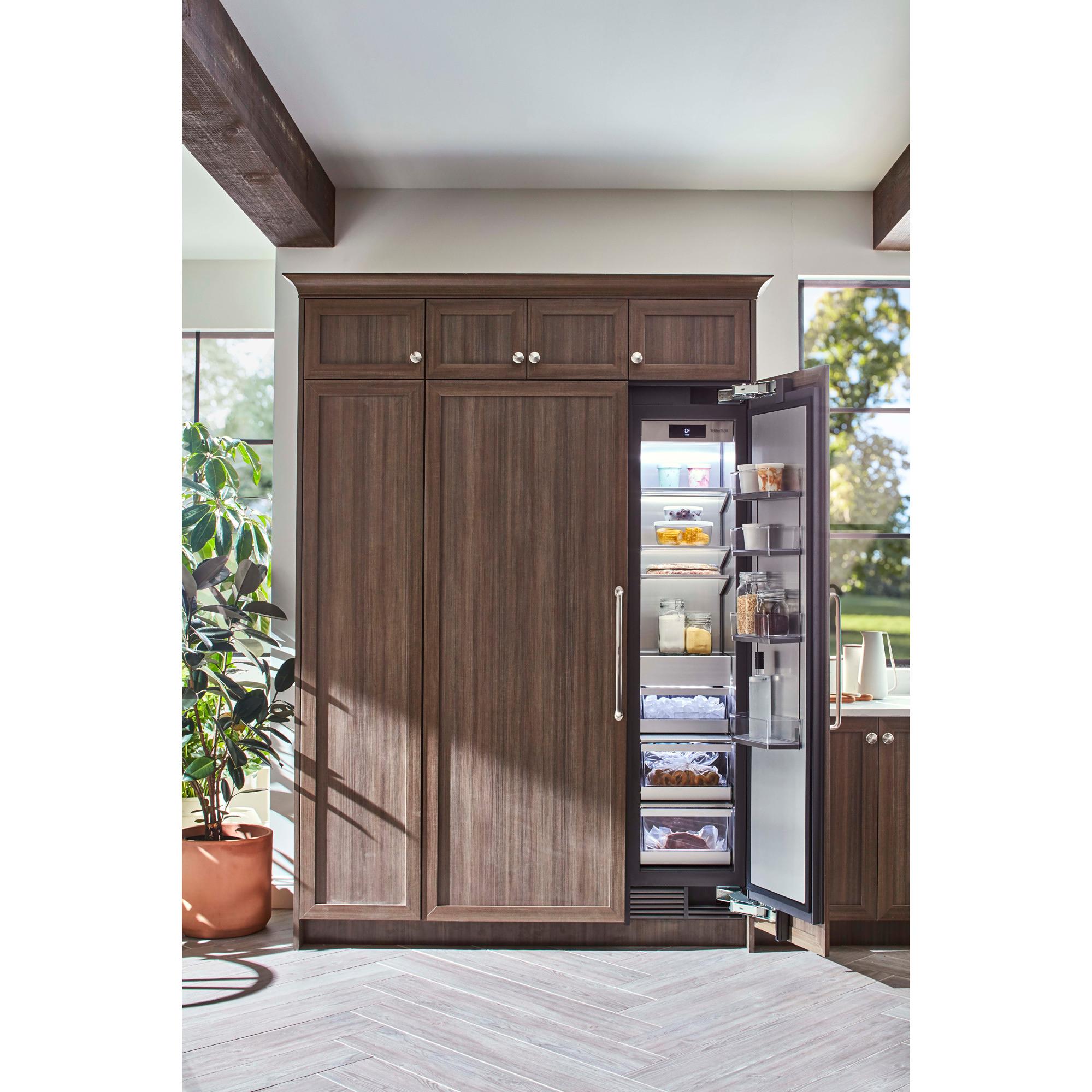  Signature Kitchen Suite 9.6 cu.ft. Upright Freezer with SmartThinQ™ Control SKSCF1801P IMAGE 8