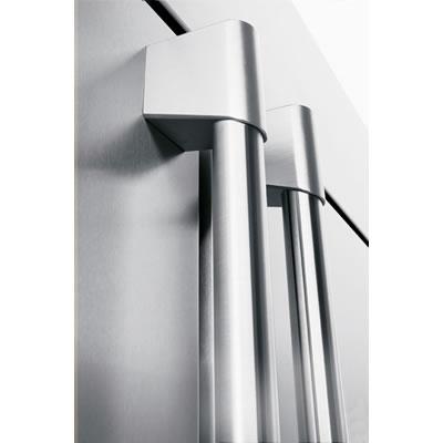  Electrolux Icon 42-inch, 25.2 cu. ft. Side-by-Side Refrigerator with Ice and Water E42BS75EPS IMAGE 3