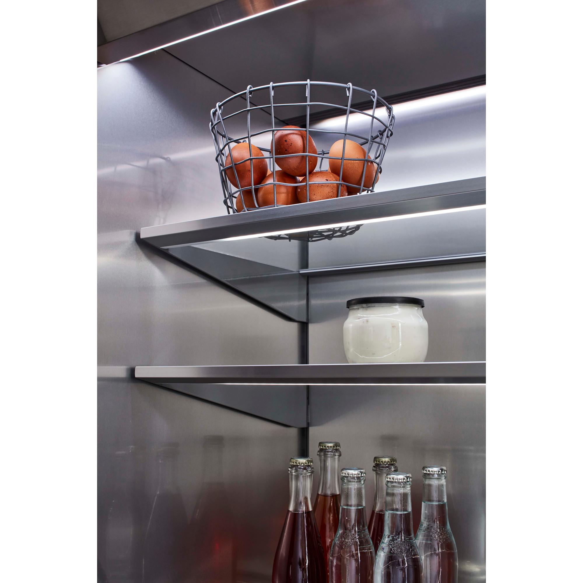  Signature Kitchen Suite 30-inch, 18 cu.ft. Built-in All-Refrigerator with Wi-Fi Connectivity SKSCR3001P IMAGE 10