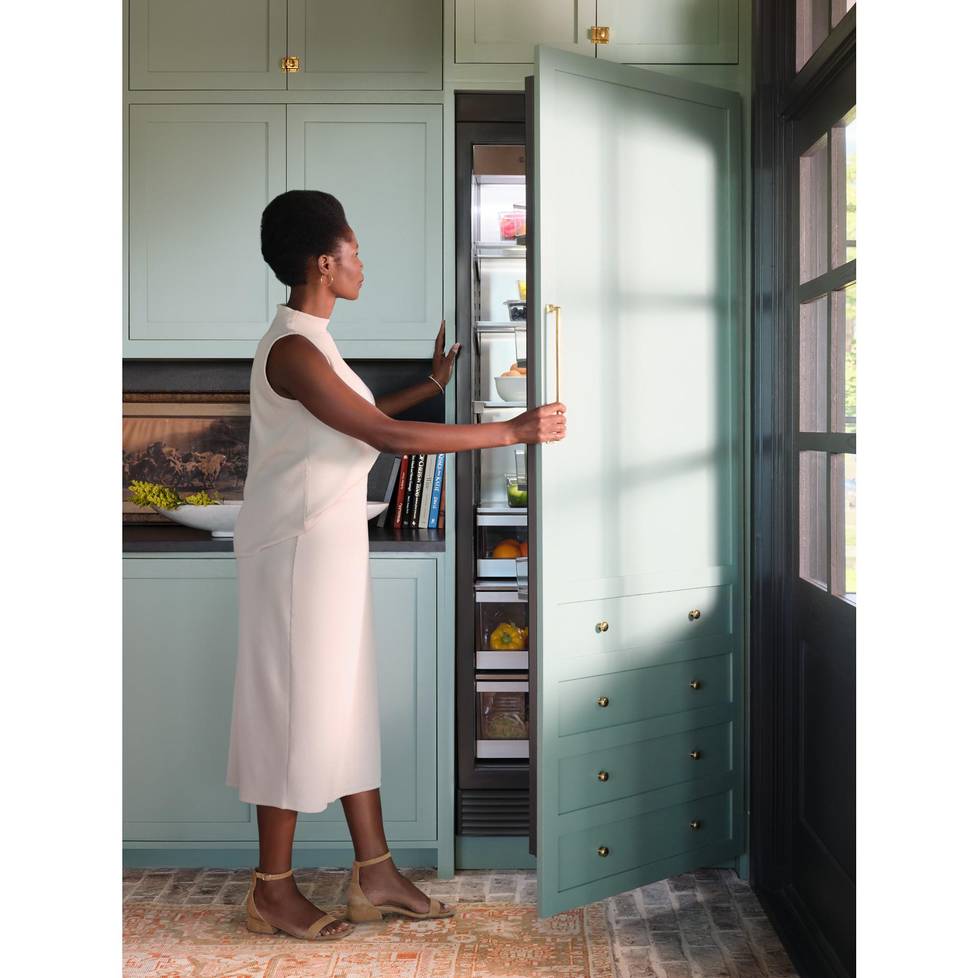  Signature Kitchen Suite 17.8 cu.ft. Upright Freezer with SmartThinQ™ Control SKSCF3001P IMAGE 5