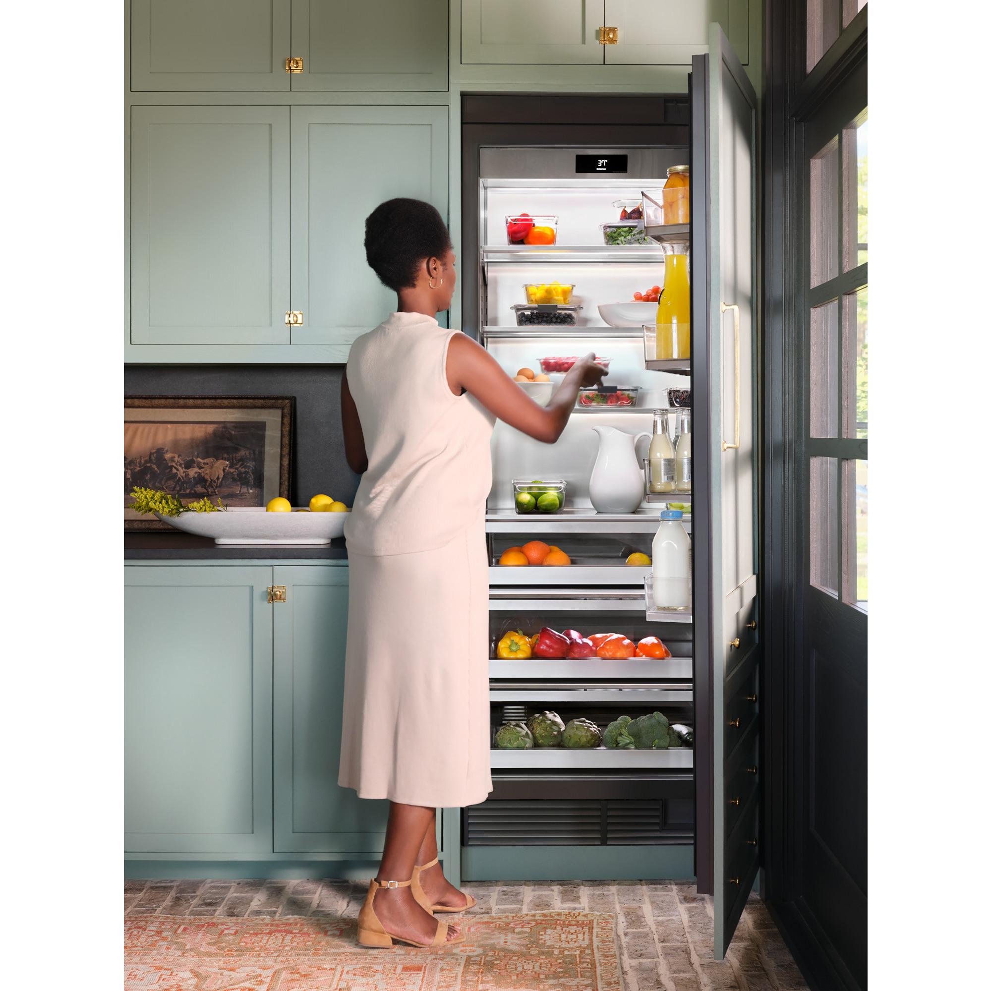  Signature Kitchen Suite 17.8 cu.ft. Upright Freezer with SmartThinQ™ Control SKSCF3001P IMAGE 6