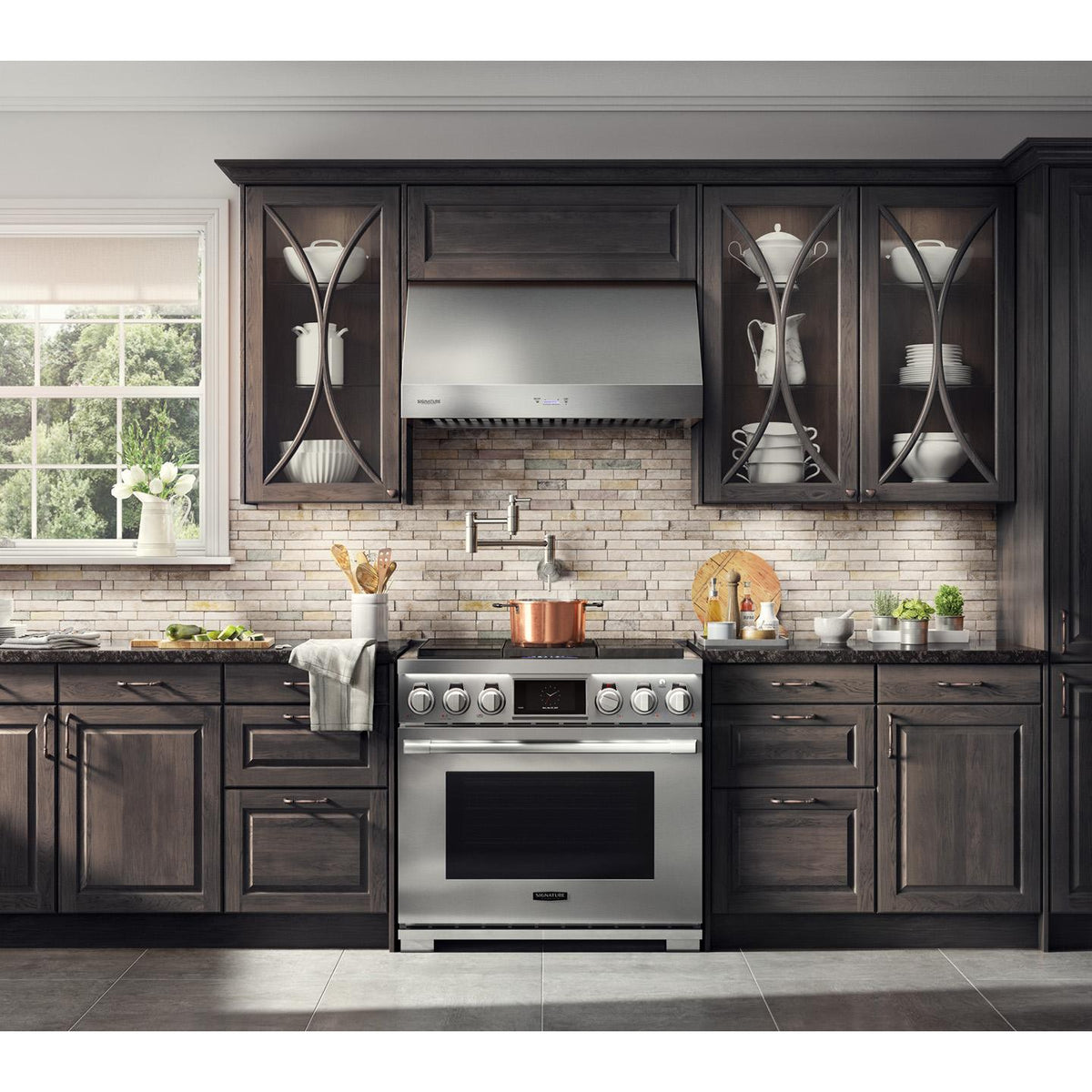  Signature Kitchen Suite 36-inch Freestanding Dual Fuel Range with Sous Vide SKSDR360SIS IMAGE 3