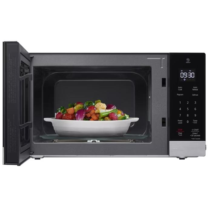  LG 18-inch, 0.9 cu. ft. NeoChef™ Countertop Microwave with Smart Inverter MSER0990S IMAGE 4