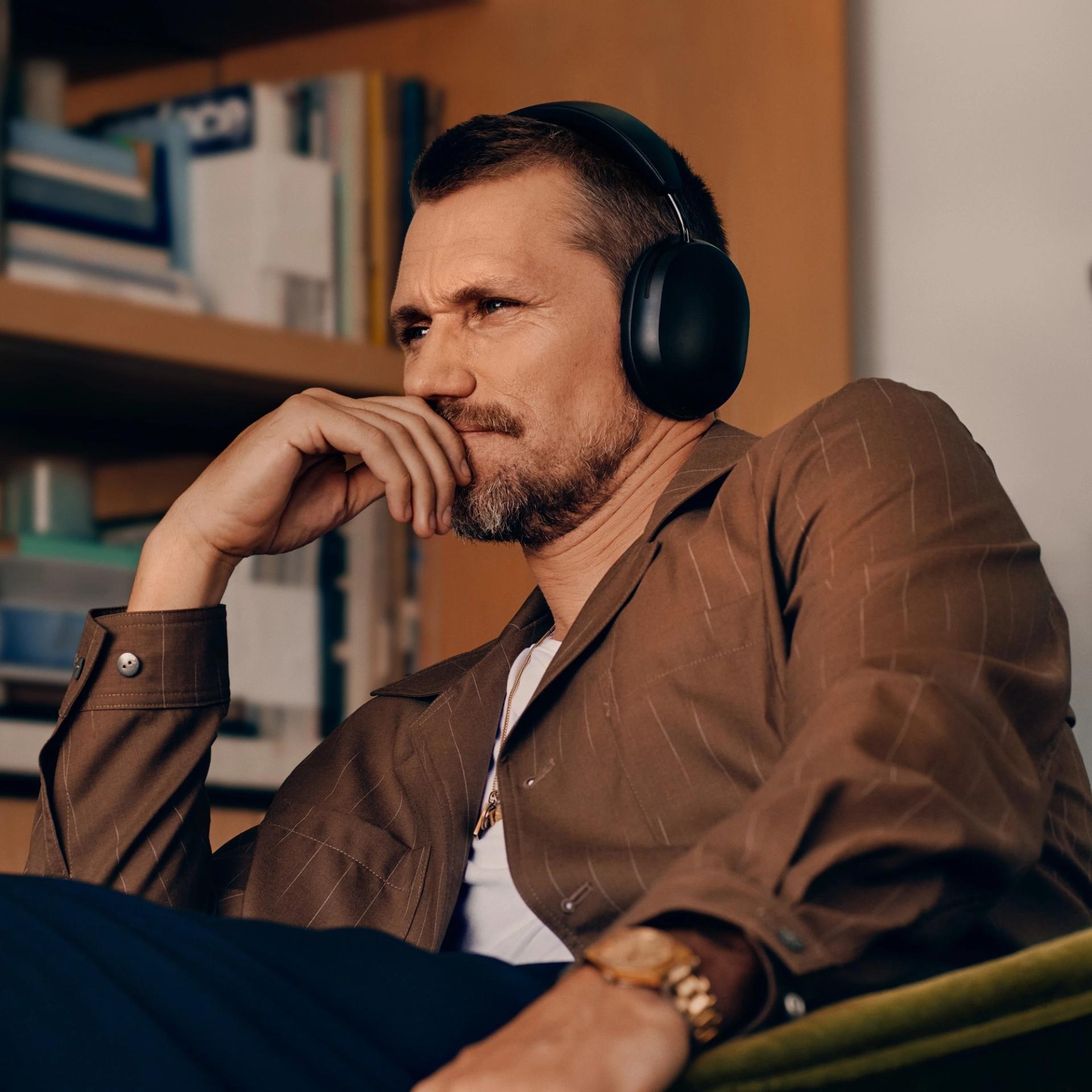  Sonos Ace Wireless Over-the-Ear Headphones with Microphone ACEG1US1BLK IMAGE 10