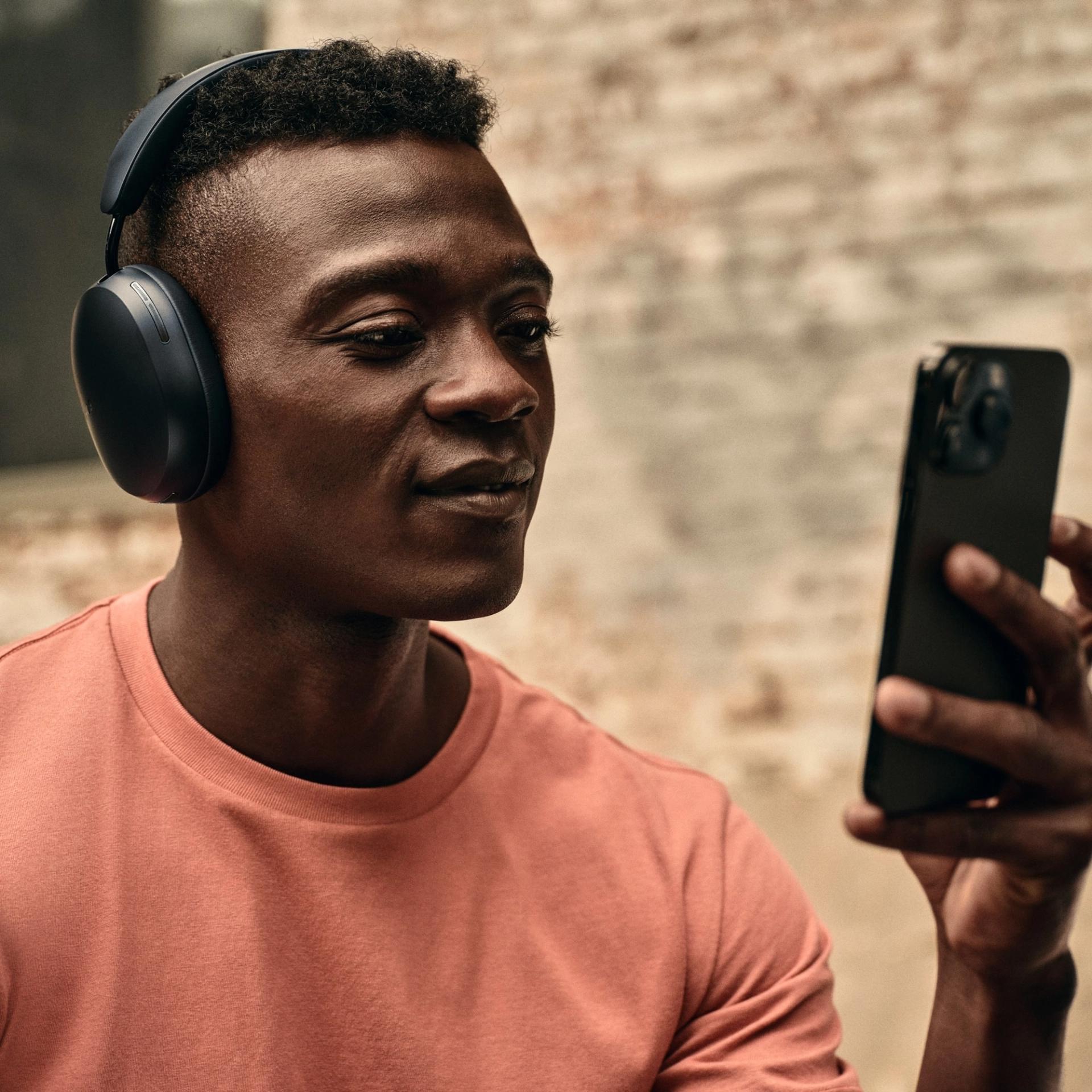  Sonos Ace Wireless Over-the-Ear Headphones with Microphone ACEG1US1BLK IMAGE 11
