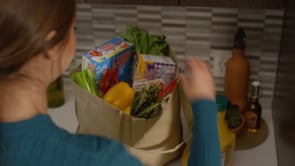  Whirlpool 33-inch, 21.3 cu. ft. Freestanding Top Freezer Refrigerator with Flexi-Slide™ Bin WRT541SZDW EXTERNAL_VIDEO 3